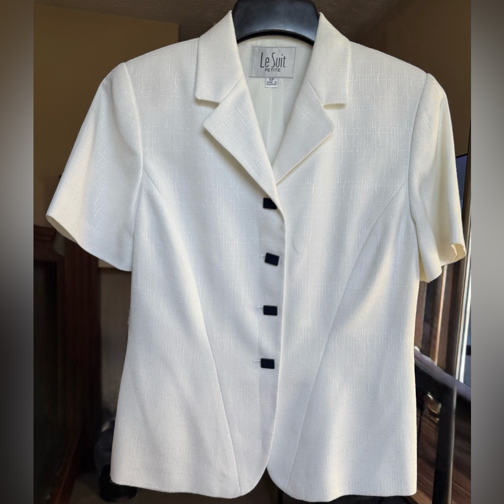 Le Suit Women's Ivory Blazer with Black Buttons